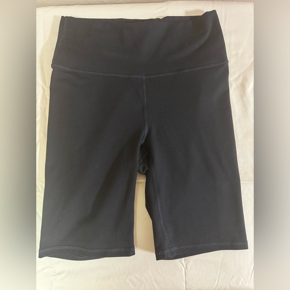 Fabletics Women’s PowerHold Biker Shorts, Black, Small - Picture 3 of 4
